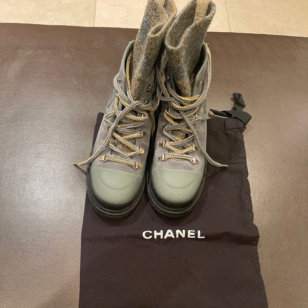 WORN ONCE CHANEL knit boots - Picture 5 of 5